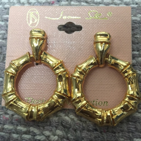 Joann She Jewelry - Joann She gold tone earrings